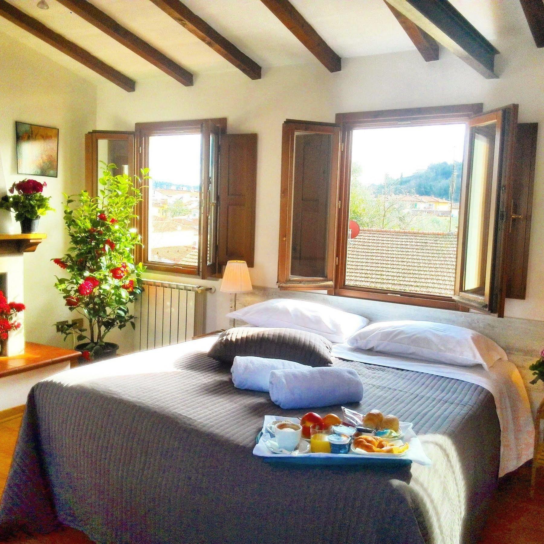 มีอา ปาลาเช Bed & Breakfast ฟลอเรนซ์ ภายนอก รูปภาพ